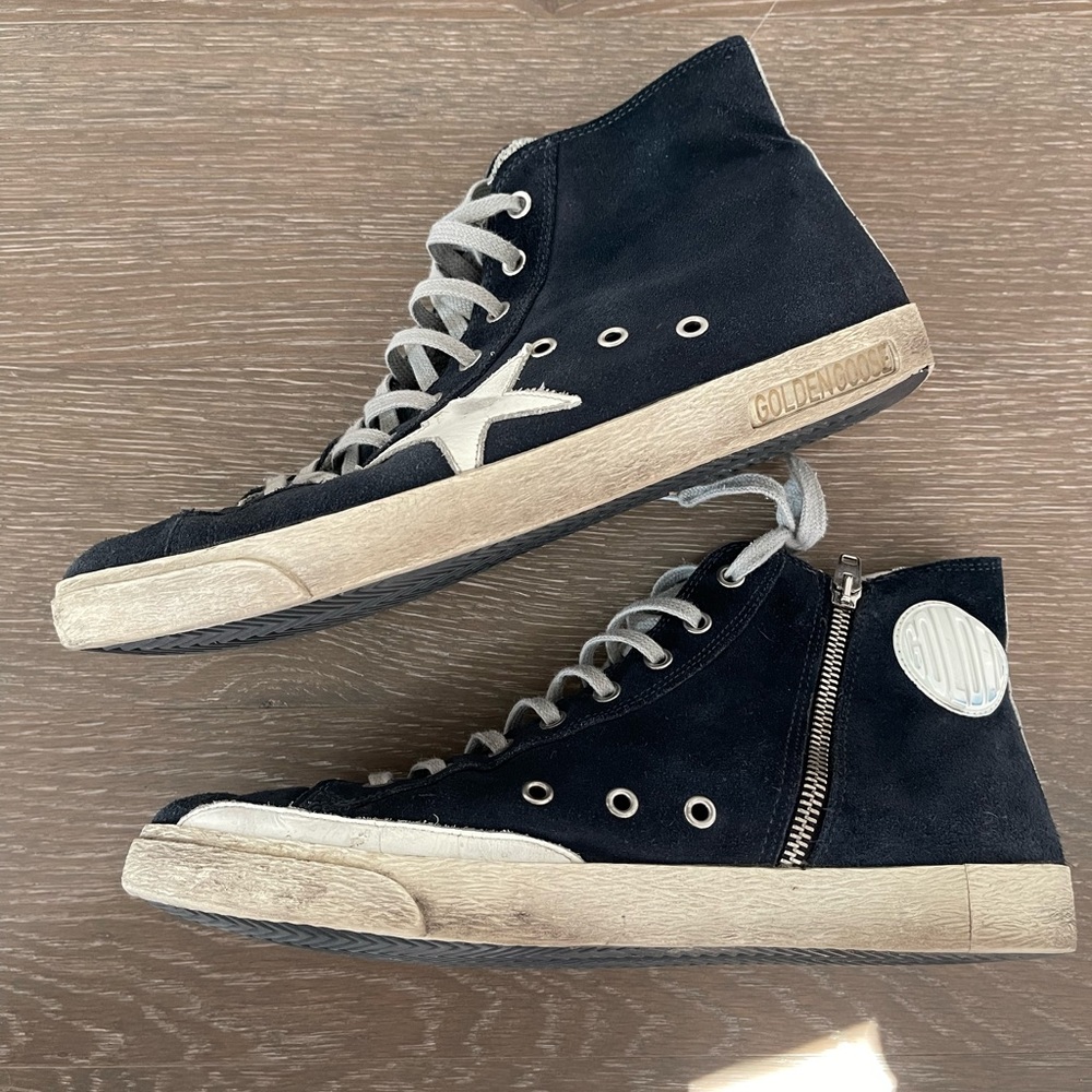 Men’s navy suede golden goose